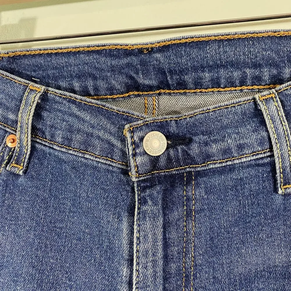 Levi's Men Blue Medium Wash 505 Regular Fit Straight Leg Jeans Size 38 x 32